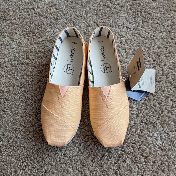 Toms NWT Light Orange Alpargata shoes - Picture 2 of 7